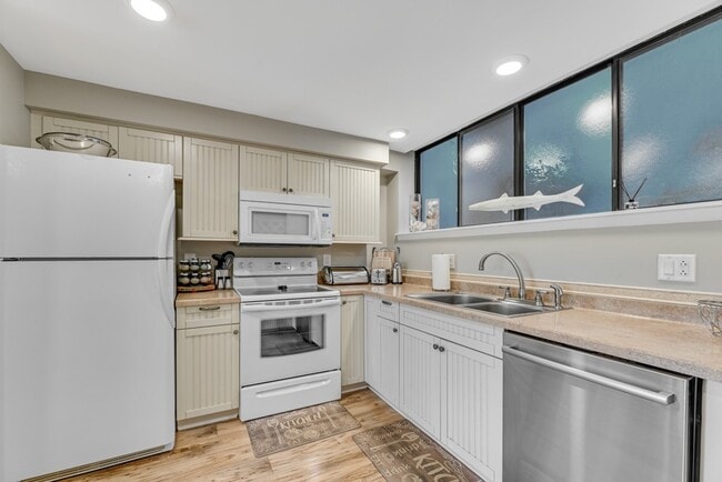 property at 7 Cliffside Dr