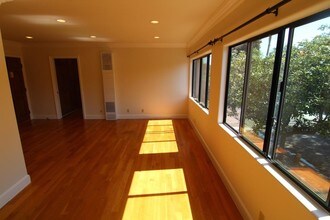 819 N Sweetzer Ave in West Hollywood, CA - Building Photo - Building Photo