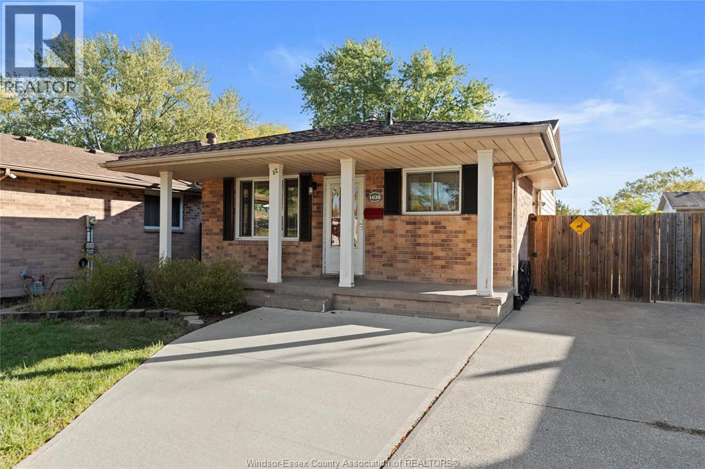 1626 Courtland Crescent in Windsor, ON - Building Photo