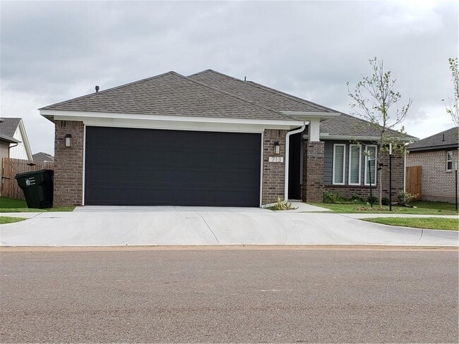 713 Blue Fish Rd in Norman, OK - Foto de edificio - Building Photo