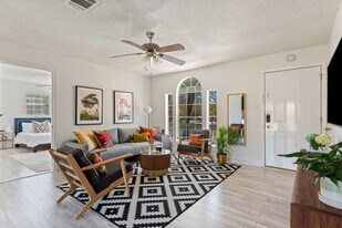 5706 Tura Ln in Austin, TX - Building Photo