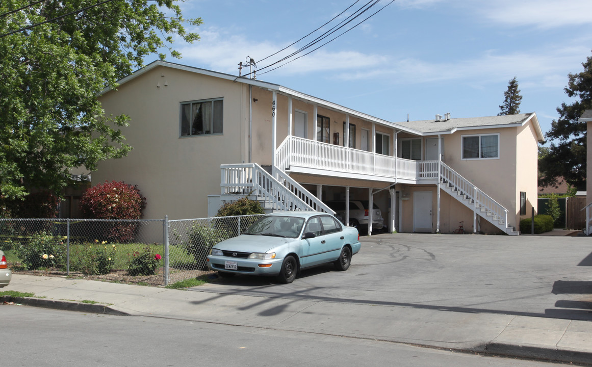 660 Oakside Ave in Redwood City, CA - Building Photo