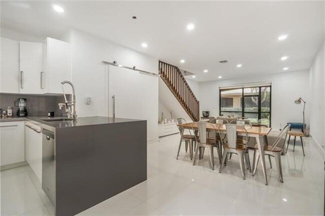 property at 4204 Vineyard Cir