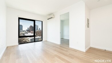 527 Grand Ave, Unit 901 in Brooklyn, NY - Building Photo - Building Photo