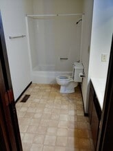 704 E Cedar Ln in Mount Pleasant, IA - Building Photo - Building Photo