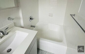EAST 69 STREET in New York, NY - Building Photo - Building Photo