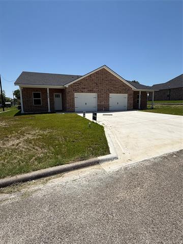 property at 620 E 4th St