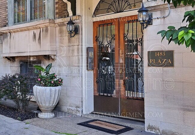 1481 St James Ct in Louisville, KY - Building Photo - Building Photo