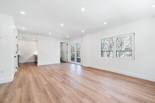 28 Spencer Place in Brooklyn, NY - Building Photo