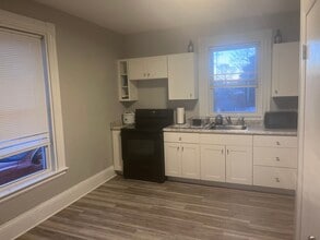 147 Grove St, Unit Apartment 1 in Bangor, ME - Building Photo - Building Photo