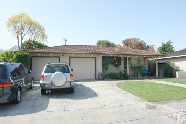 4154 Manzanita Dr in San Jose, CA - Building Photo - Building Photo