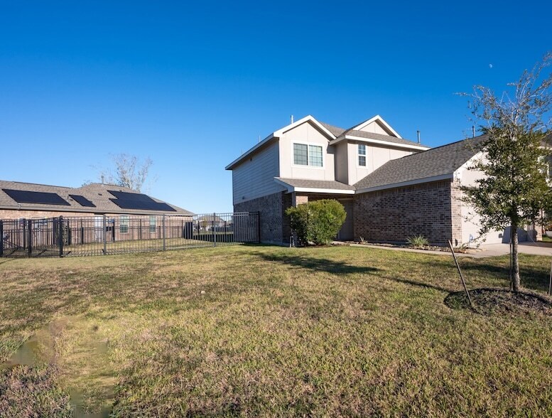 5403 Rosser Ruby Way in Brookshire, TX - Foto de edificio