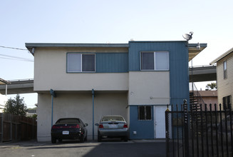 692 34th St in Oakland, CA - Building Photo - Building Photo