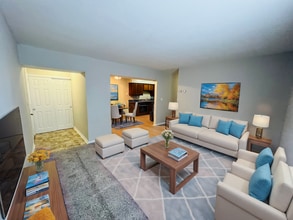 Brook Run Apartment Complex in Florence, KY - Building Photo - Building Photo