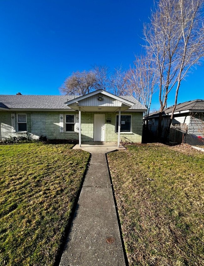 1604 S 5th Ave in Yakima, WA - Building Photo - Building Photo