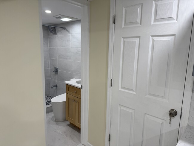 15132 81st St, Unit LL #1 in Howard Beach, NY - Building Photo - Building Photo