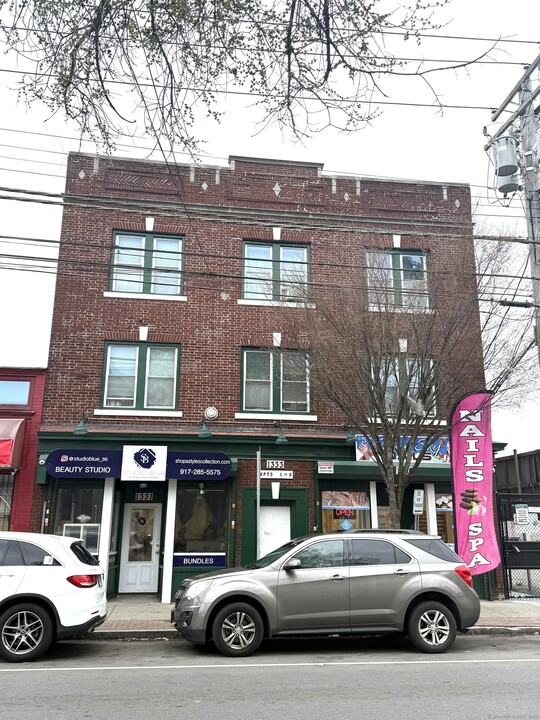 1331 E Main St in Bridgeport, CT - Building Photo