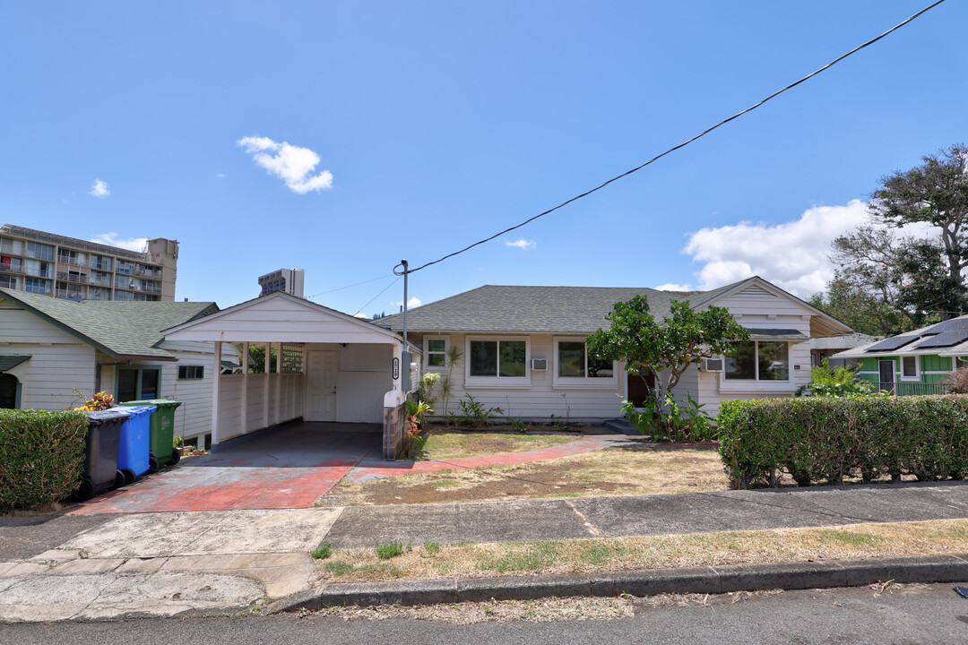 1718 Lewalani Dr in Honolulu, HI - Building Photo