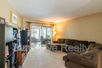 915 Woodleaf Way in Tampa, FL - Building Photo - Building Photo