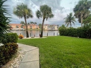 4525 Country Club Blvd in Cape Coral, FL - Building Photo - Building Photo