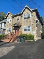 7008 Plainfield Rd, Unit 1 in Cincinnati, OH - Building Photo