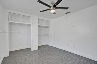 9240 SW 54th St in Cooper City, FL - Building Photo - Building Photo