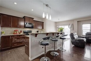 218 Kincora Glen Rise NW in Calgary, AB - Building Photo