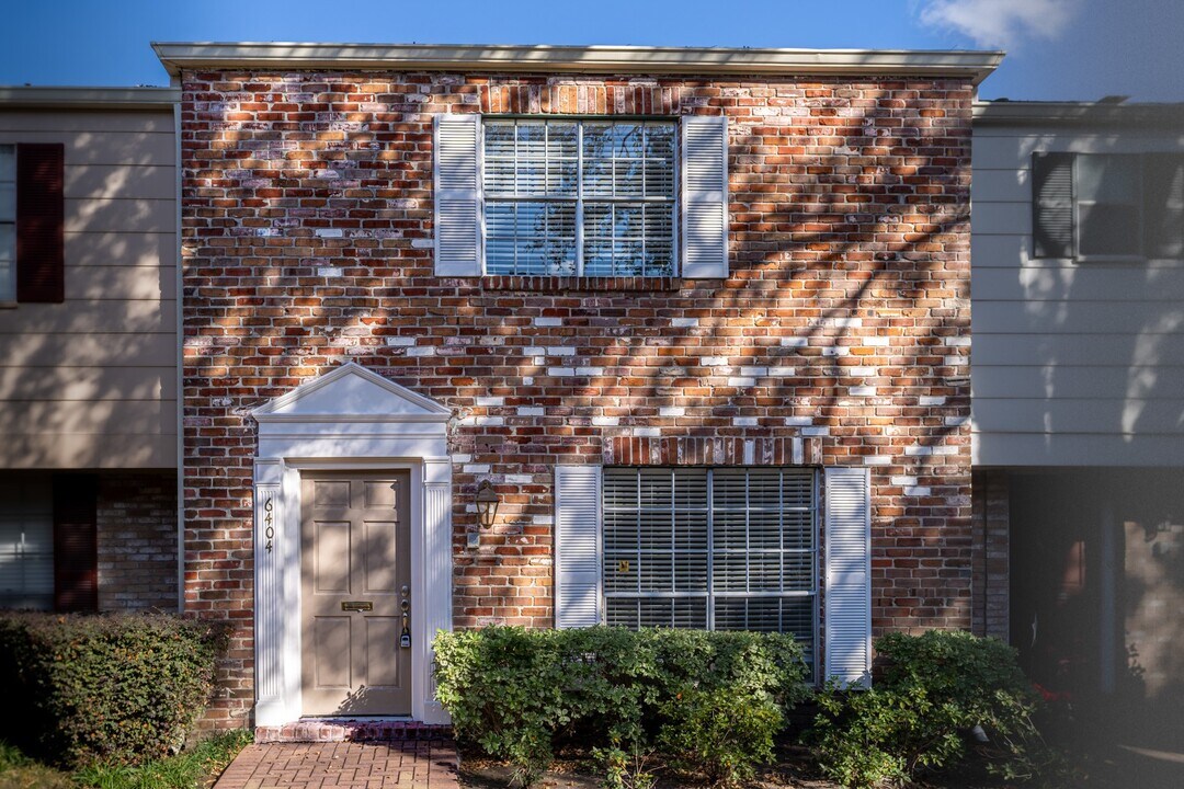 6404 Olympia Dr in Houston, TX - Building Photo