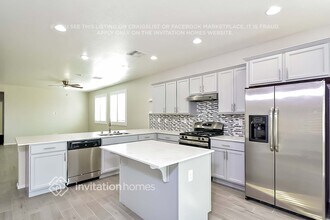219 Heathrow Lake Ave in North Las Vegas, NV - Building Photo - Building Photo