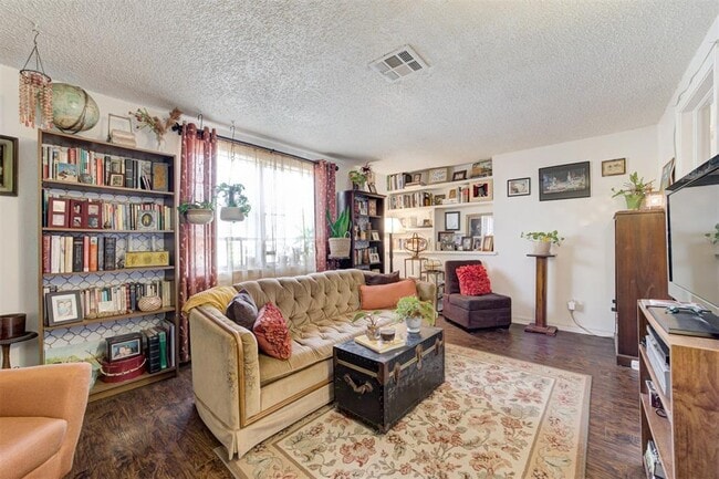 840 NW 44th St in Oklahoma City, OK - Foto de edificio - Building Photo