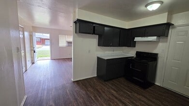 4309 Woodedge Dr in Del City, OK - Building Photo - Building Photo