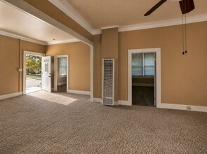 11125 Iowa St in Madera, CA - Building Photo - Building Photo