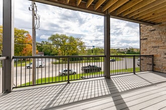 The Pointe Apartments in Mukwonago, WI - Foto de edificio - Interior Photo