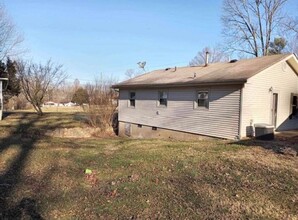 744 Chandler Ave in Radcliff, KY - Building Photo - Building Photo