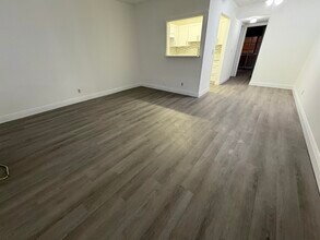 140 Bedford F in West Palm Beach, FL - Foto de edificio - Building Photo