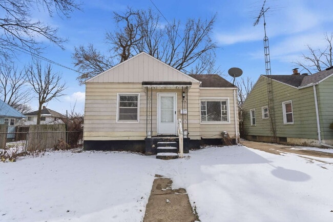 property at 813 Alvord Ave