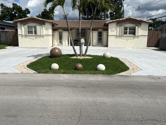 property at 7713 Biltmore Blvd