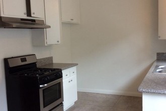 432 W Stocker St in Glendale, CA - Foto de edificio - Building Photo