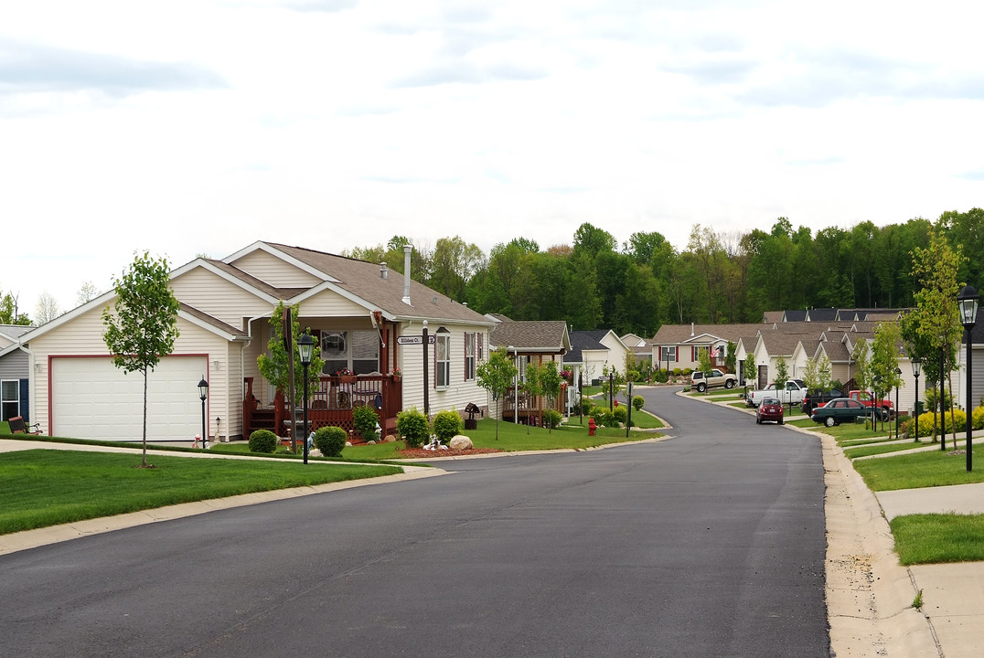 Lakeside Terrace in Streetsboro, OH - Building Photo