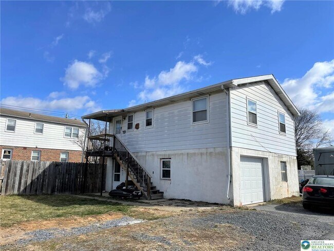 property at 606 E 20th St