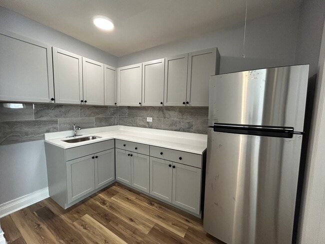 6948 N Ashland Blvd, Unit 107