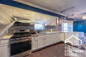 6712 N Clark St, Unit 2 in Chicago, IL - Foto de edificio - Building Photo