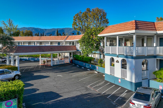 Del Coronado Apartments