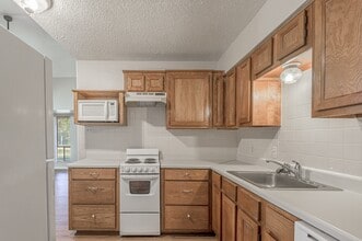 74 Westwood Dr W in Trinity, TX - Building Photo - Building Photo