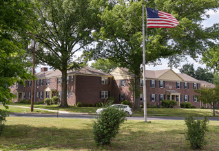 Copper Ridge Apartments in North Arlington, NJ - Building Photo - Building Photo