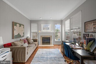 5076 Grimm Dr in Alexandria, VA - Building Photo - Building Photo