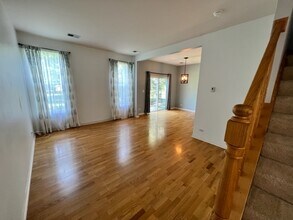 1905 Golden Gate Ln in Naperville, IL - Building Photo - Building Photo