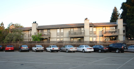 1945 Trinity Ave in Walnut Creek, CA - Building Photo - Building Photo