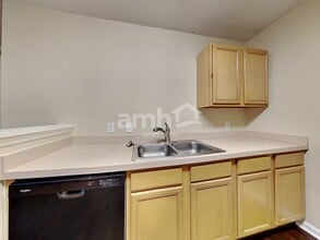 96 Blue Jasmine Ln in Summerville, SC - Building Photo - Building Photo