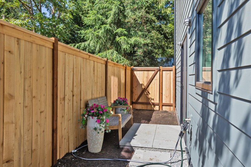 2349 NE 127th St in Seattle, WA - Foto de edificio